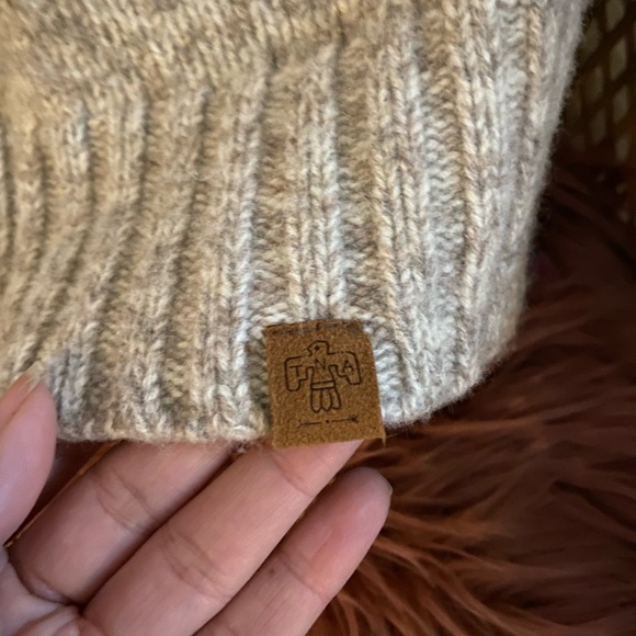 TNA Aritzia Sea to Sky wool sweater. - Picture 2 of 3